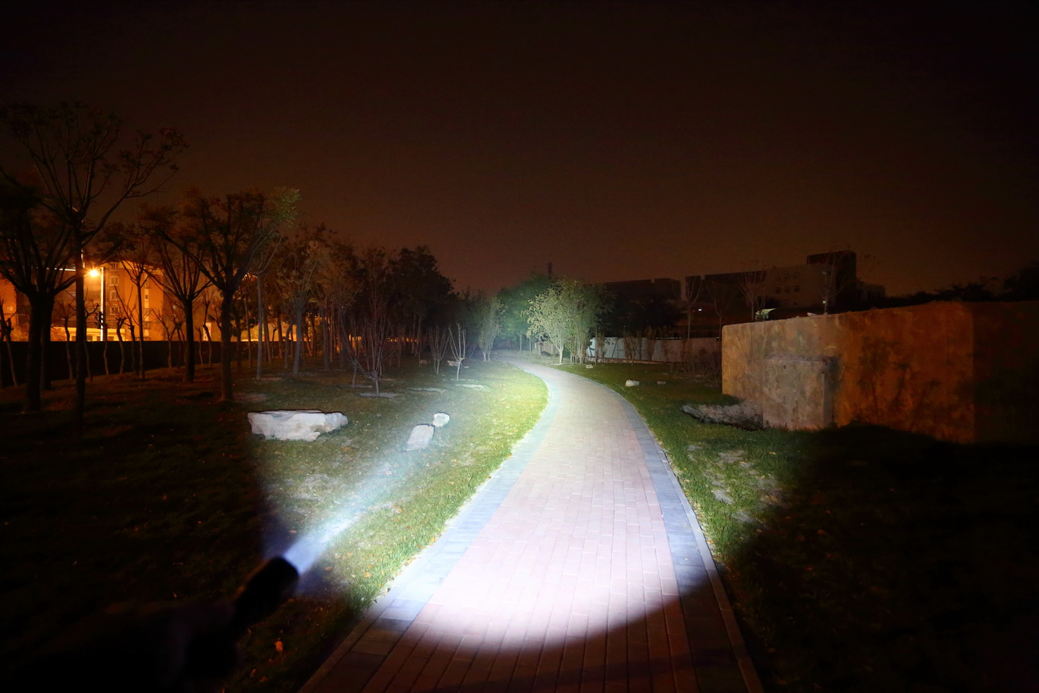 回归操作本质FENIXTK11TAC机械双模式战术电筒评测