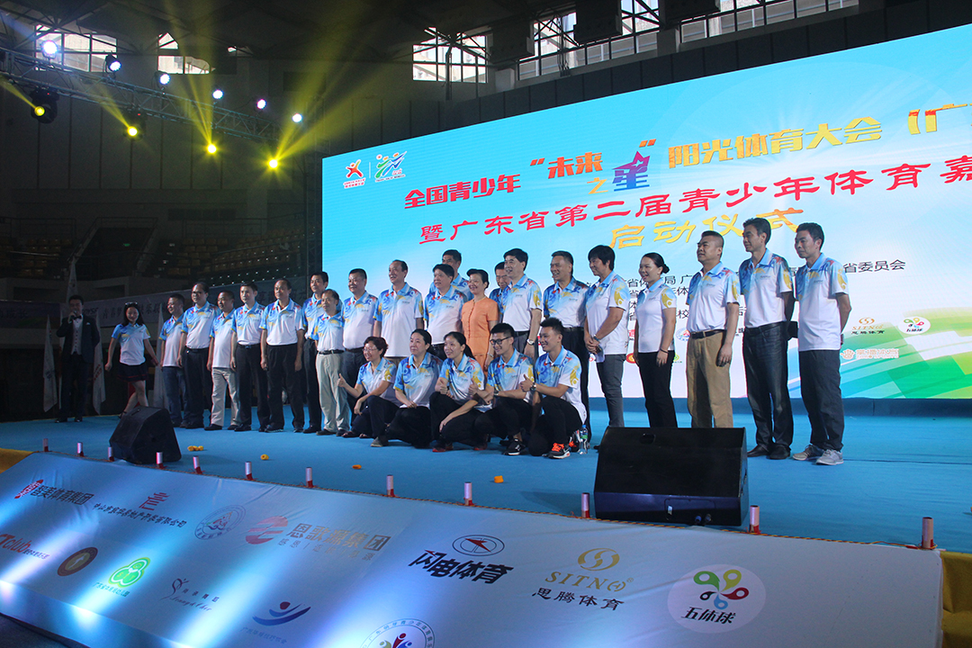 服装定制厂家找哪家,团体服装批发定制哪家好