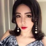 “薇娅李佳琦坐飞机，我走路”有时月入6位数，有时焦虑到要崩溃