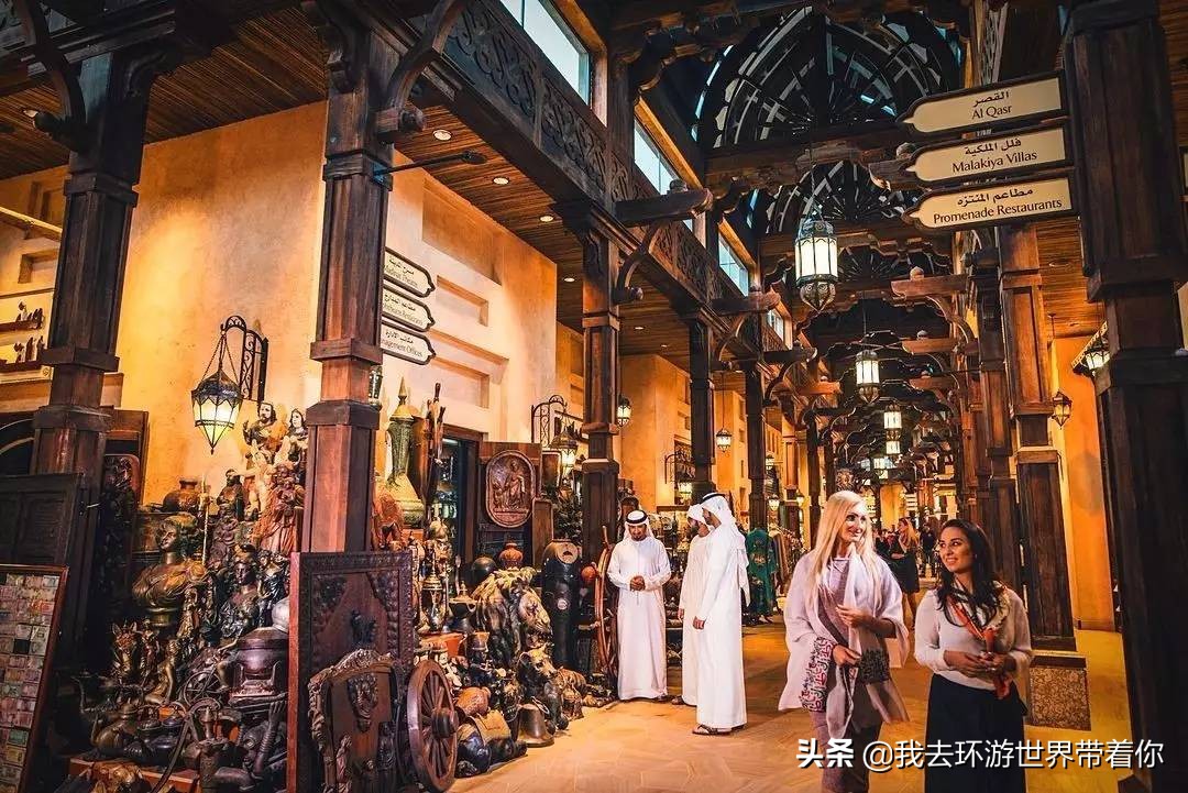 霸气的外貌下有个温柔的内心,霸气的背后隐藏着温柔和可爱