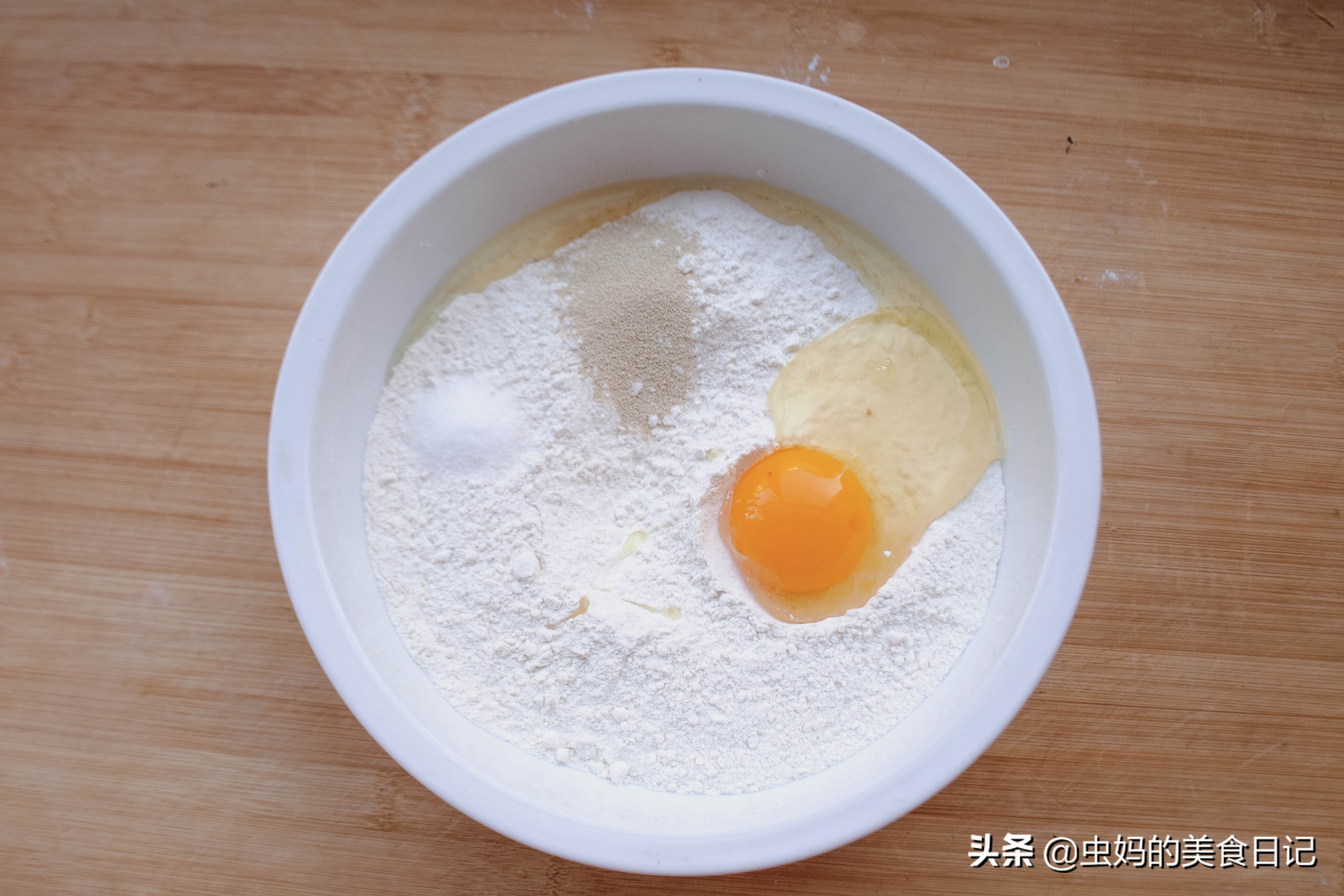 如何炸油条又脆又蓬松家庭版,怎样在家炸油条又软又蓬松又酥脆