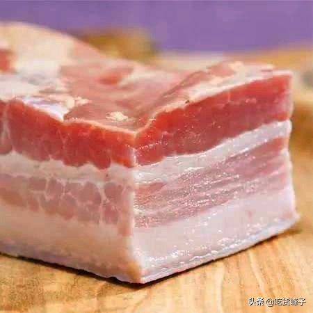 做五花肉是上五花好还是下五花好,上五花肉和下五花肉哪个好吃