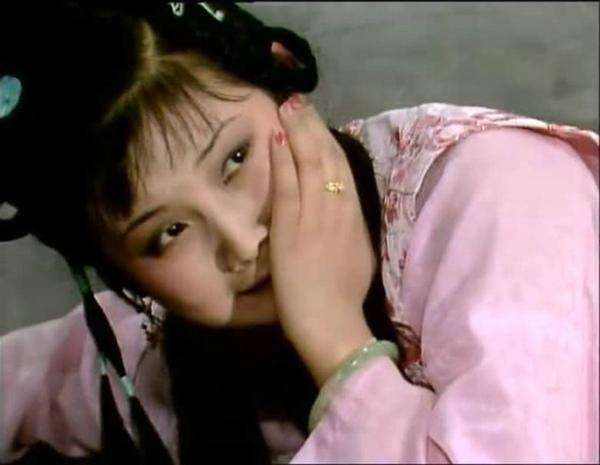 红楼梦中金钏跳井全过程,讲述红楼梦中金钏之死