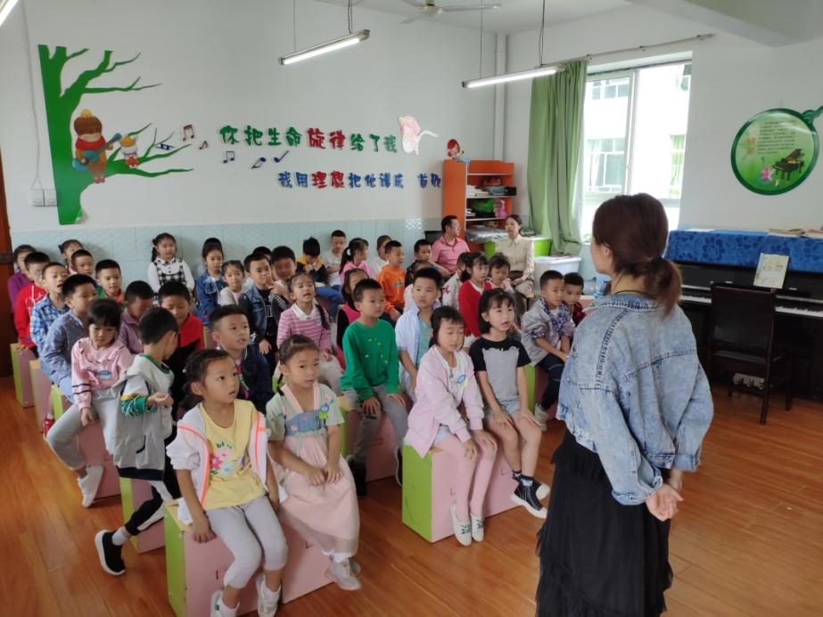 龙泉驿区实验小学：学科专家指方向学科视导助成长
