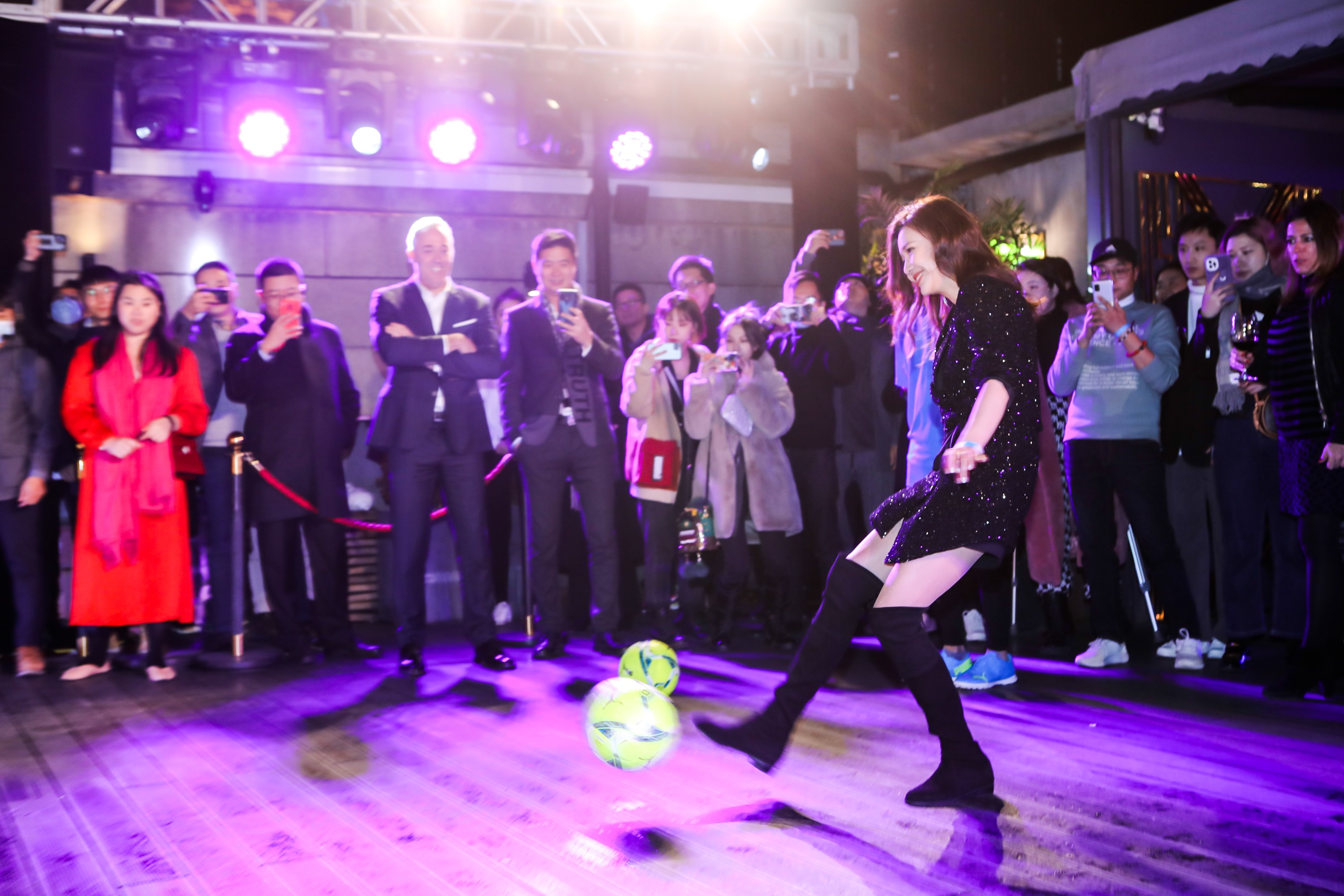 上海外滩举杯,外滩同举杯西甲