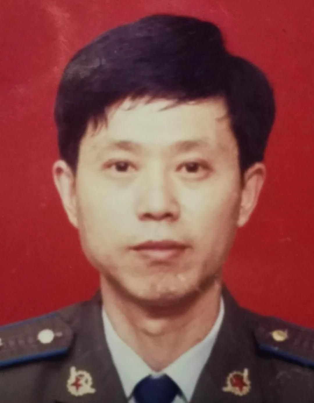 既是军人又是医生,是医者也是患者