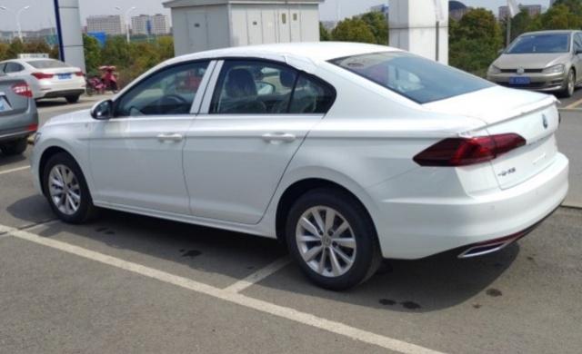 吉利帝豪第四代和宝来传奇哪个好,宝来传奇和帝豪到底该选择哪个