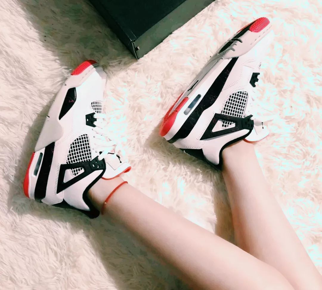 穿过很多的鞋子,穿过那么多鞋最爱的还是匡威