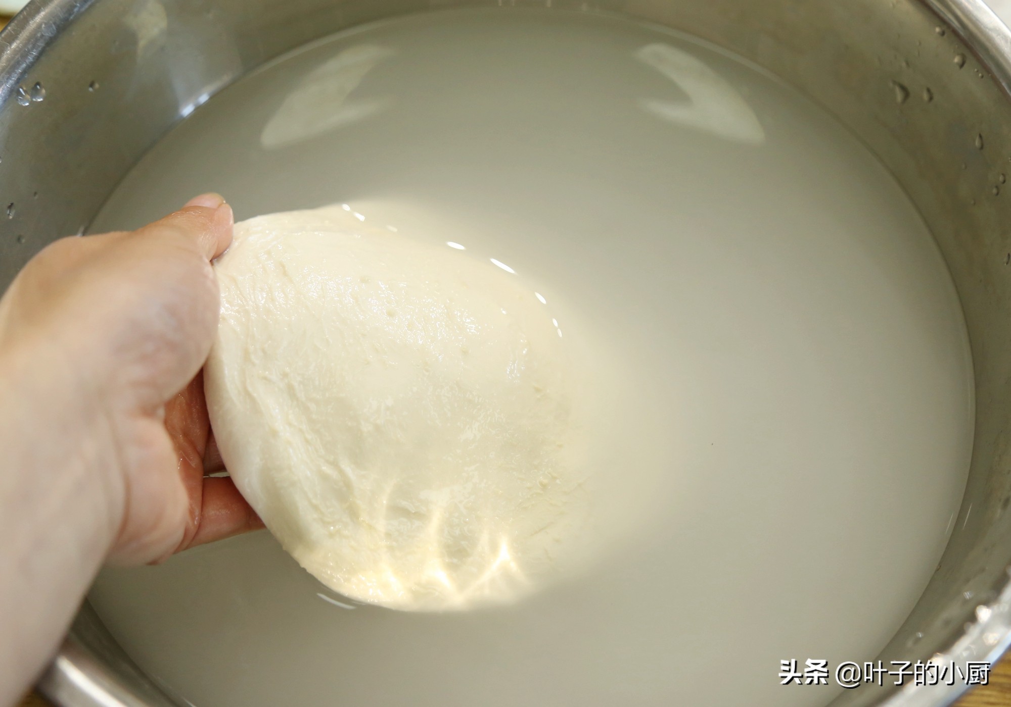 正宗凉皮做法超详细教程,正宗凉皮的做法与配方全过程