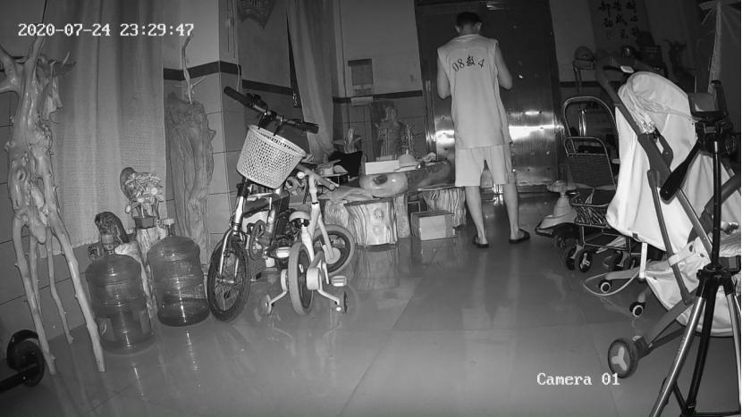 海康威视监控摄像头前面能碰吗,海康威视摄像头被小偷打破