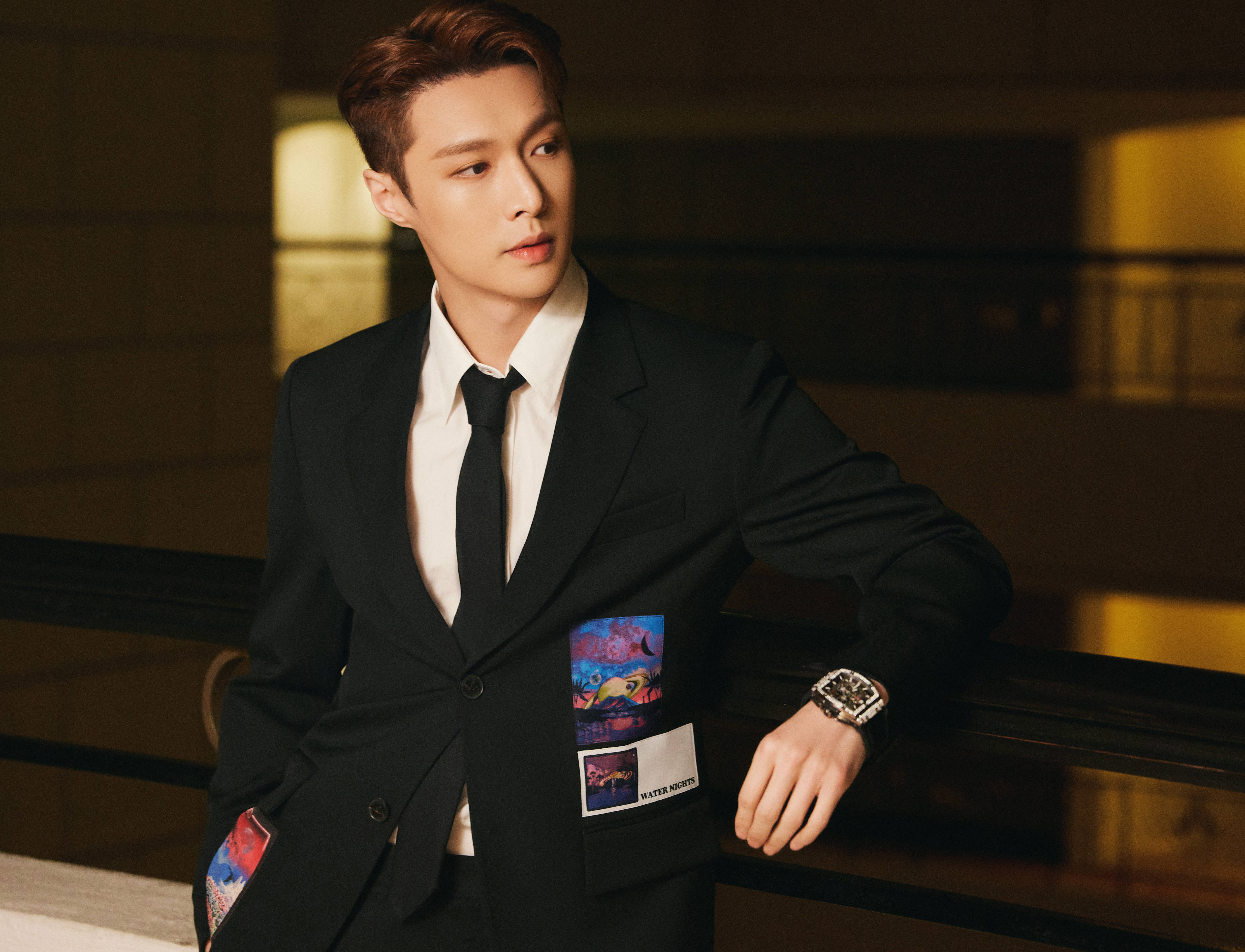 西装穿搭休闲通勤男,如何把西装穿出时髦感男