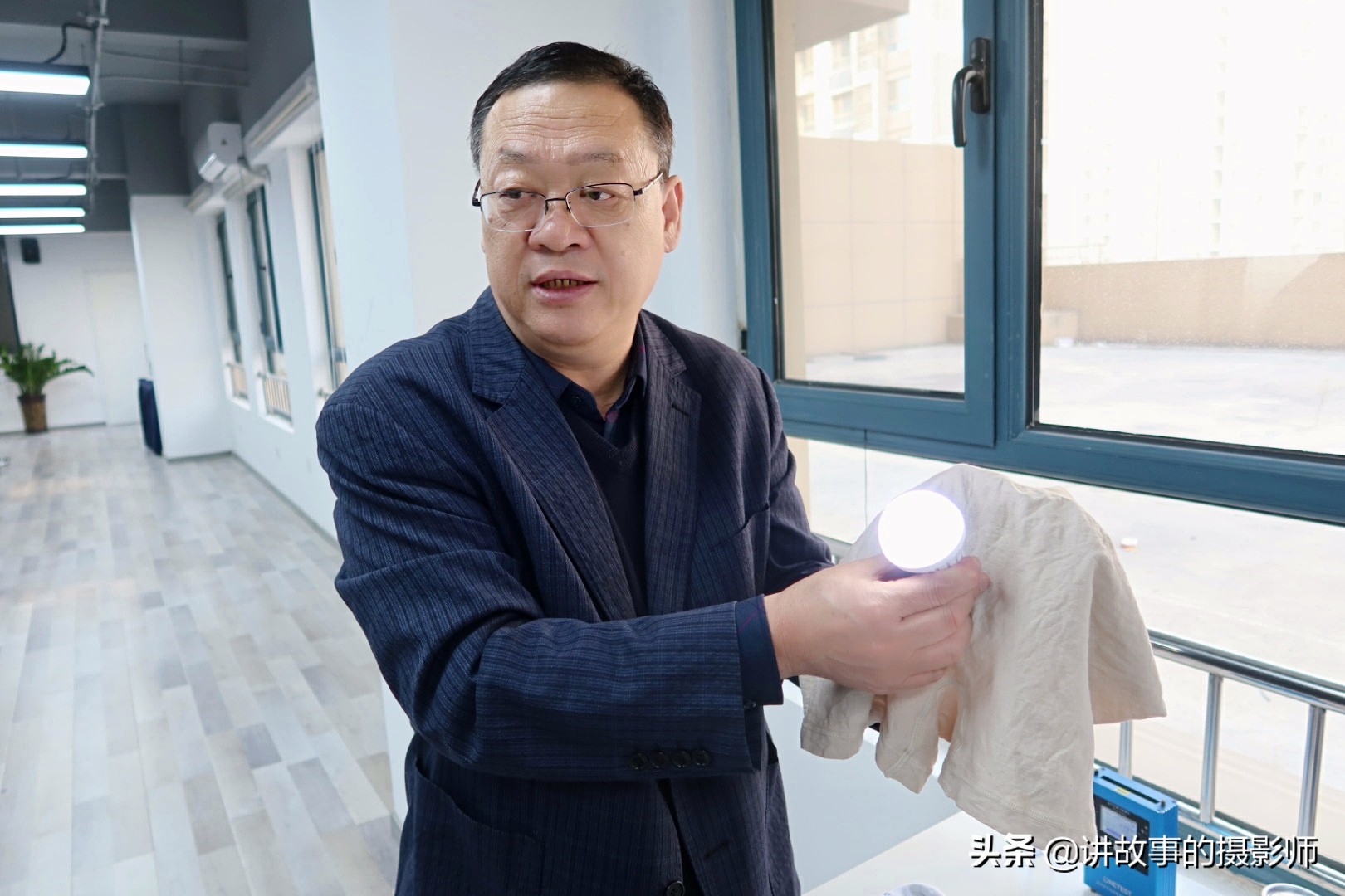 电炉明火炒菜，*裤内**点亮灯泡，魔术还是高科技？