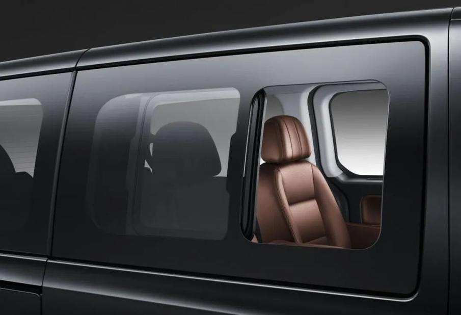 mpv东风风行菱智,菱智m5新款mpv5座1.6手动驾驶体验