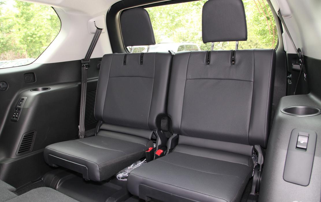 长4.8米，重2.3吨的丰田普拉多，今年6月就停产，如今上牌都很难