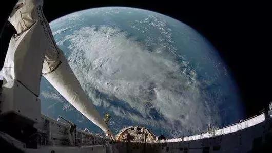 阿波罗登月造假？月球上看到长城？有关月亮的谣言，你信过几个？