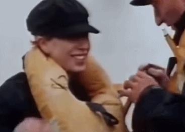 英女王下令封杀50年！王室私生活*片禁**遭泄露，百万人在线吃瓜