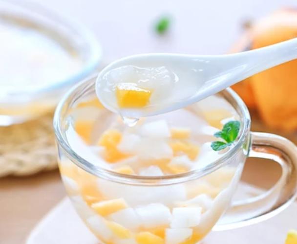 嗓子干痒咳嗽小妙招雪梨,枇杷雪梨汤的做法止咳一天喝几次