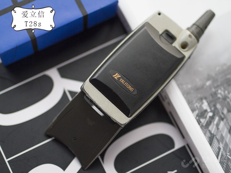 motorazr四代,motorazr2019翻盖折叠屏