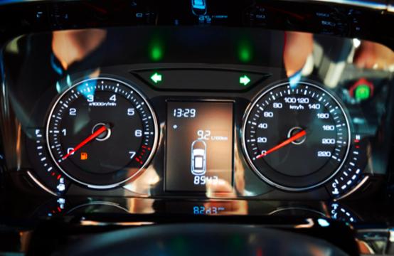 长安uni-k油箱见底了还可以跑多久,柴油车油箱见底了还能跑多少公里