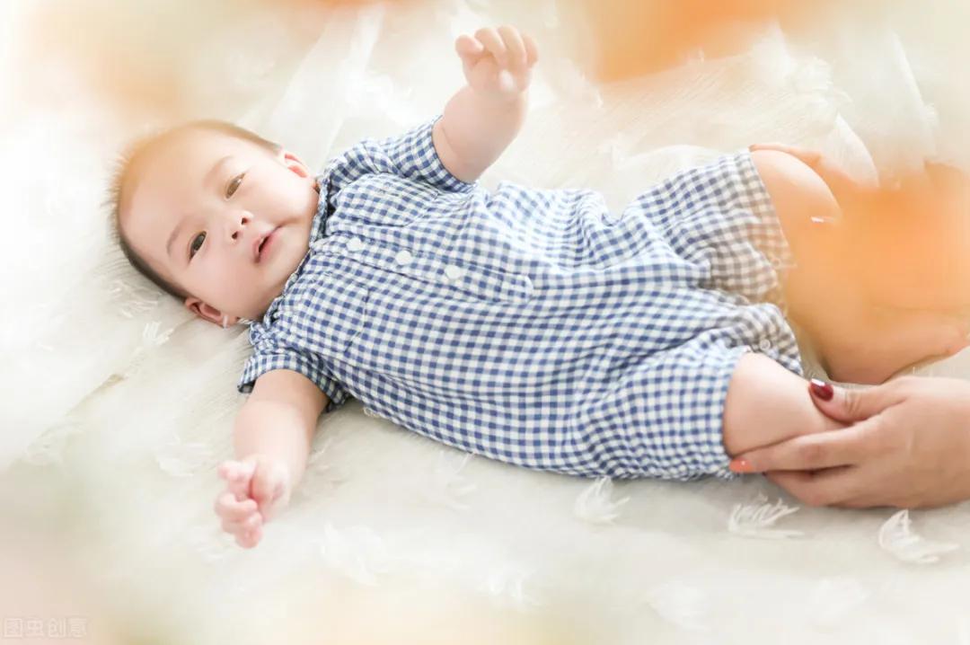 婴幼儿的衣服怎么洗最好,婴儿洗小衣服的方法有哪些