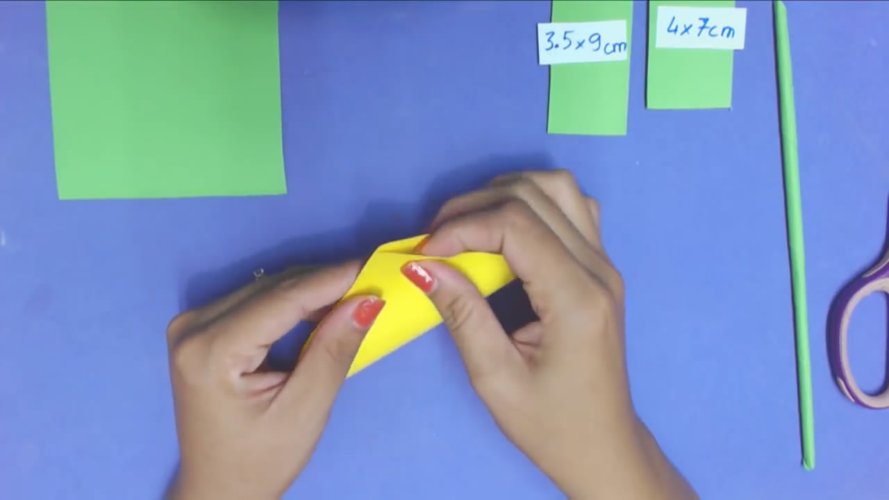 纸艺玫瑰花手工制作方法,纸艺网折最简单的玫瑰花