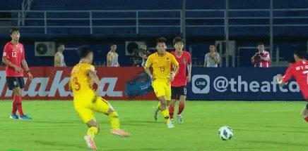 韩国1-0赢球却输人！4名小将太脏，肘击杨立瑜+重伤张玉宁引众怒