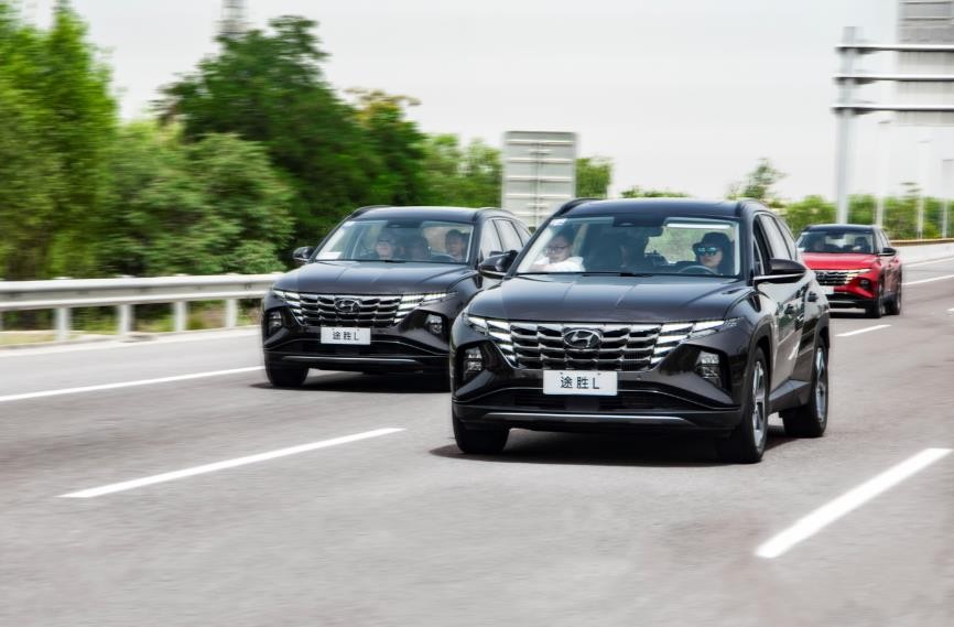 试驾第五代途胜l混动版,第五代途胜l的干式双离合怎么样