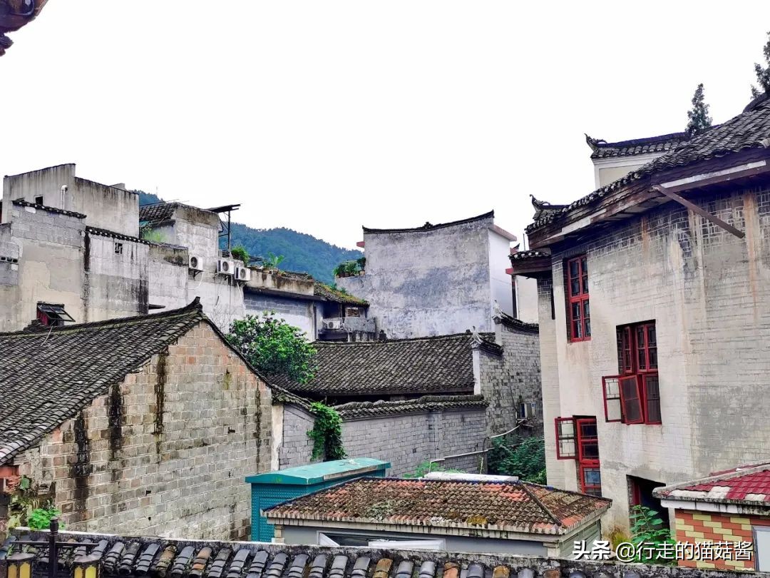 边城是沈从文笔下一座美丽的小城,沈从文笔下的边城讲的是哪里