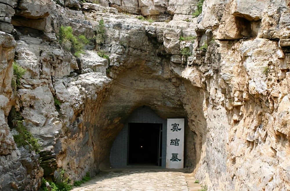 稀世珍宝“金缕玉衣”、“长信宫灯”中山靖王刘胜之墓带来的震撼