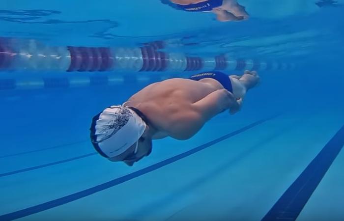 自由泳立腕抱水后如何发力推水,自由泳二次打腿发力技巧