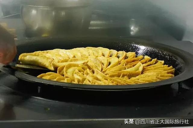 吃货们千万不要错过的昆明美食街,女吃货们打卡长沙网红美食街视频