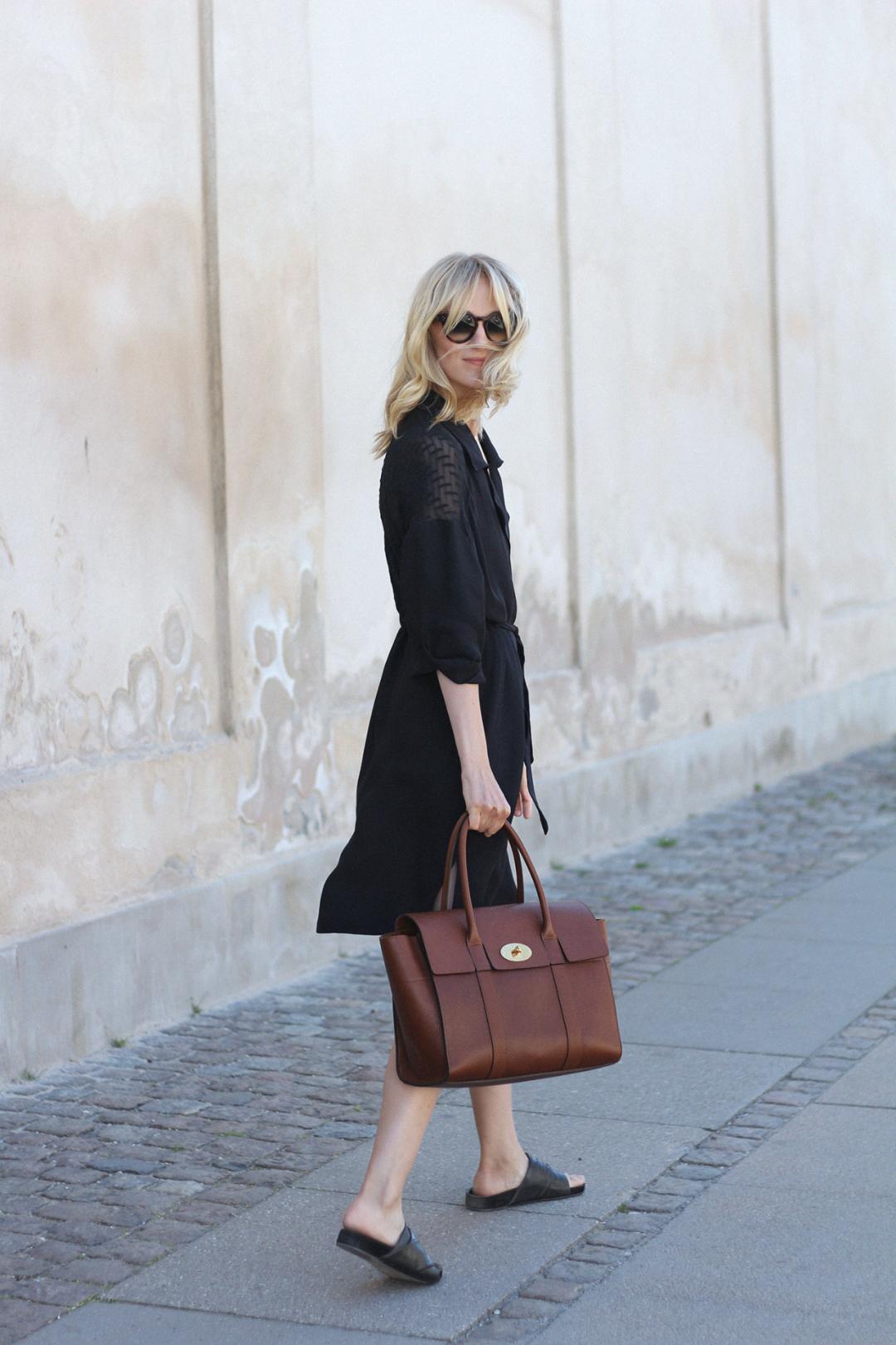 纵然每年流行的都不一样,有这样一个趋势——鳄鱼压纹