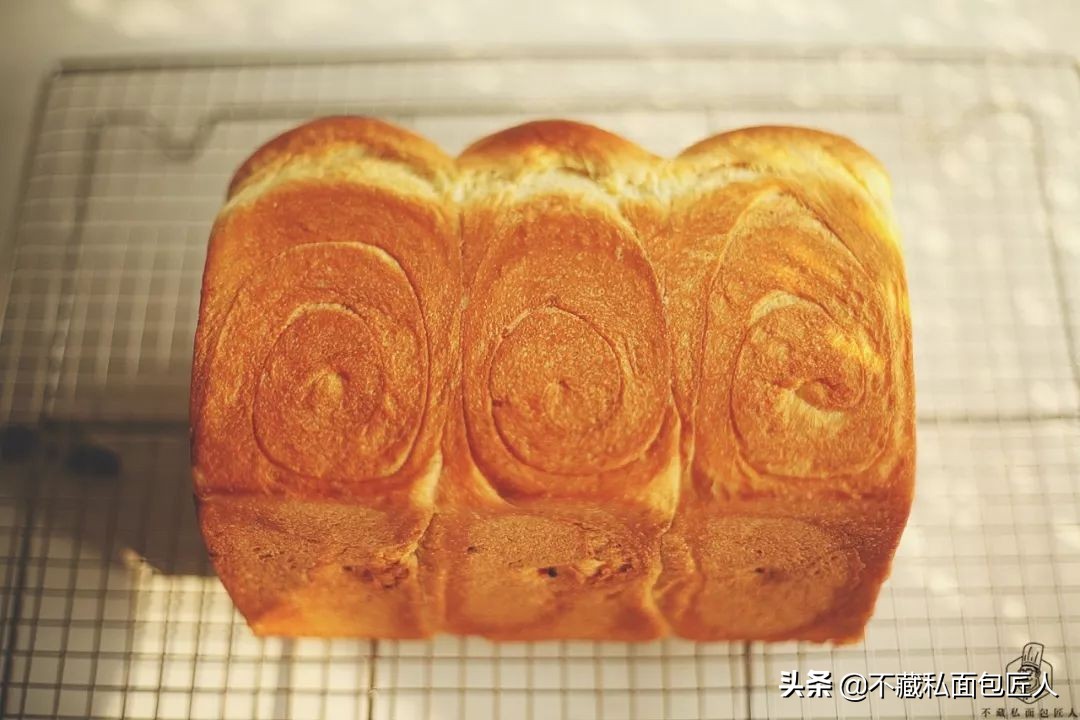 吐司变软的做法,吐司刚出炉表皮很硬很脆