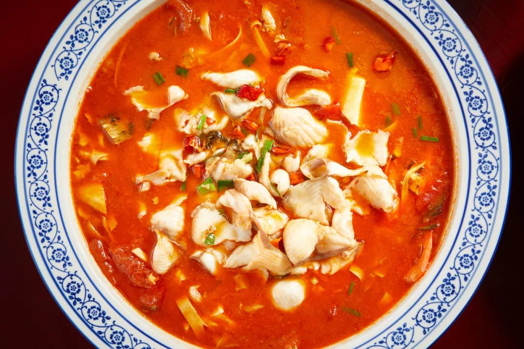 一到10月挤破头，这小镇也太好吃了吧