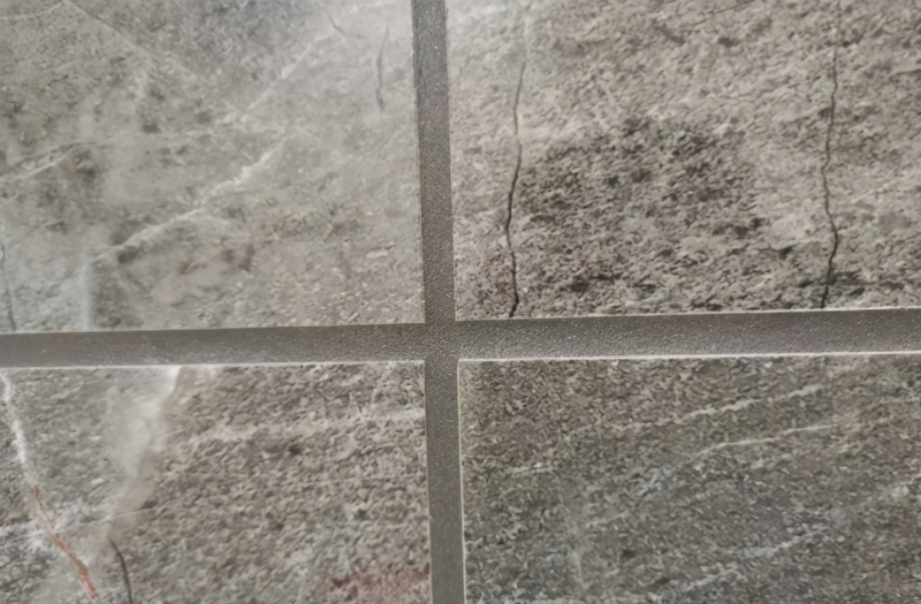 美缝真瓷胶和彩砂哪个贵,环氧真瓷胶和普通美缝剂区别