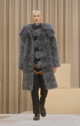 巴宝莉不走寻常的服装,巴宝莉潮流服装