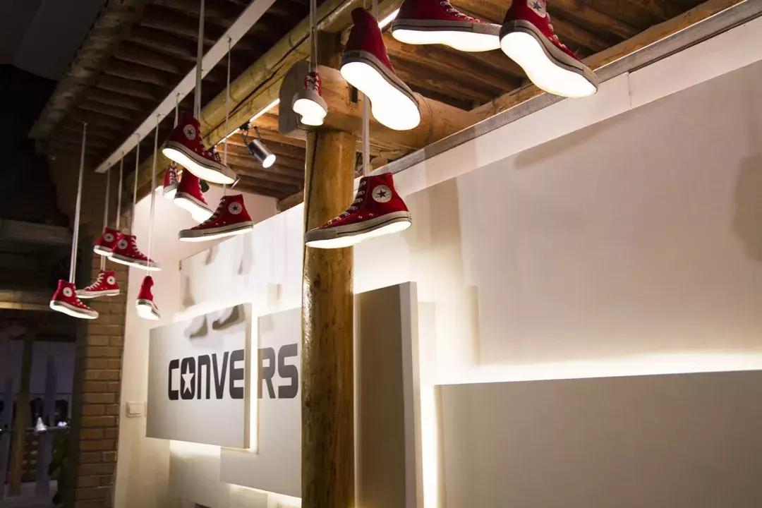 你排队摇号才能买到的匡威，娜比、泫雅和超模Gaia有50多双！