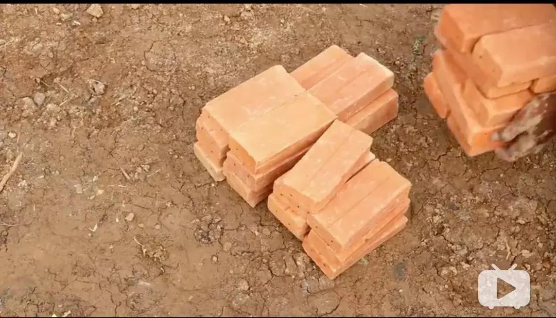 男版李子柒火了,李子柒做原始烤炉视频