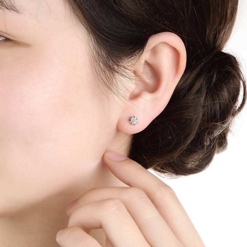 钻石耳钉和耳线两种混合佩戴法,钻石耳钉怎么佩戴不掉