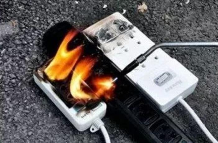 女生宿舍查违禁品太辣眼,宿舍查违禁品会遇到哪些问题