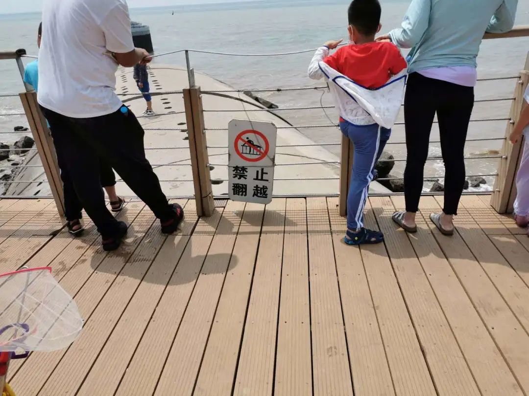 来东疆亲海踏浪，请远离这些“隐秘的角落”