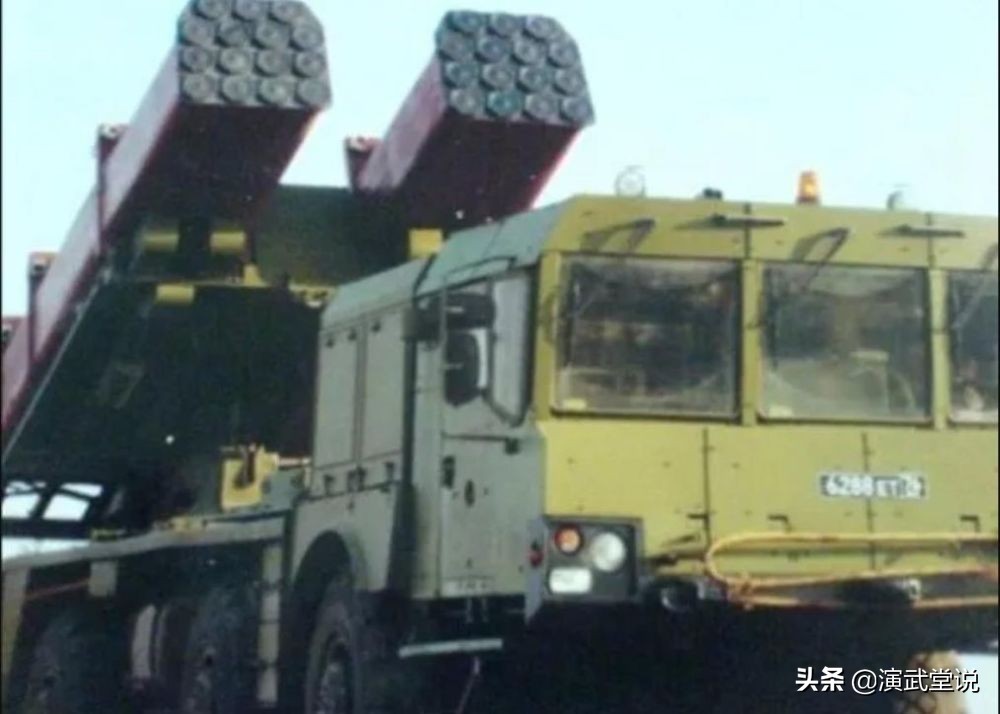 俄罗斯火箭炮连续发射震撼视频,俄罗斯发射龙卷风火箭炮