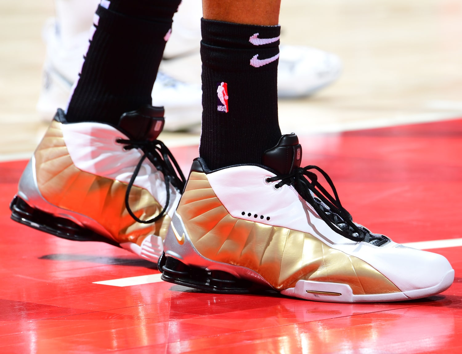 NBA赛场最近三天篮球鞋精选集：鞋头们的赛季鞋王之争越发激烈