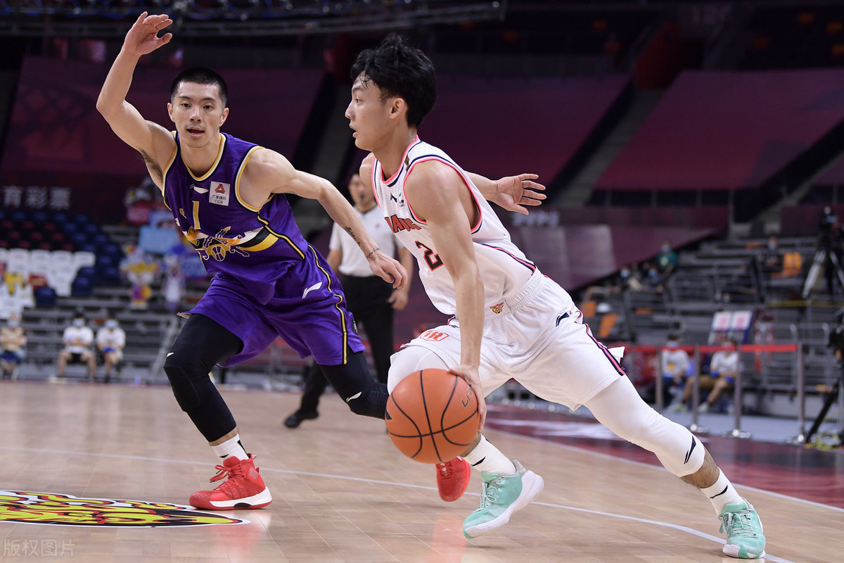 谁说小个子没防守？徐杰生断抖音训练王，3秒后杜锋表情亮了