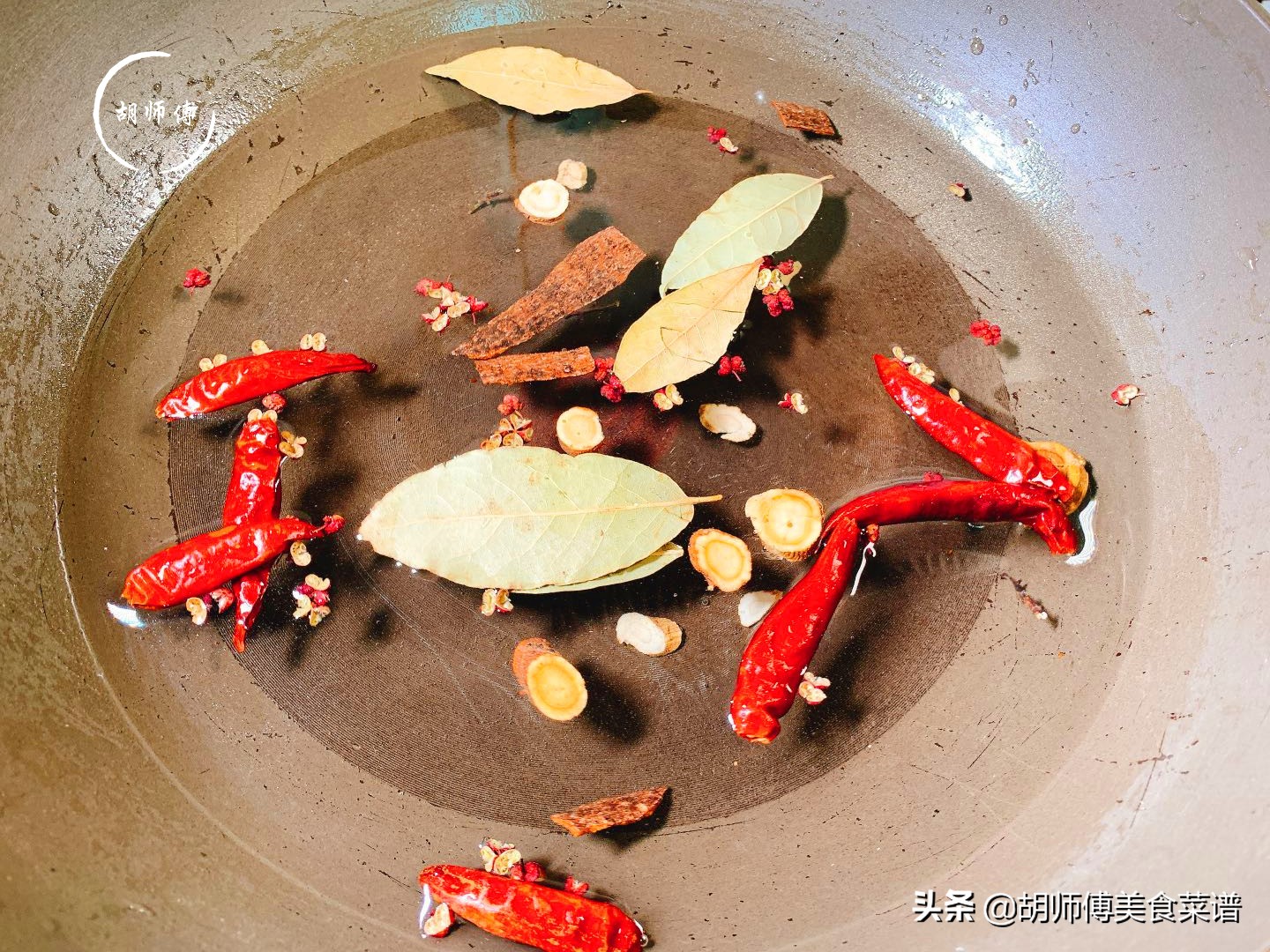 为啥酒店煮的毛豆翠绿又入味？56岁大厨说：煮之前，这2步不能少