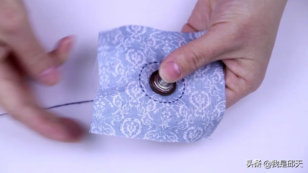 牛仔裤扣子掉怎么补救,牛仔裤扣子掉下来了怎么补救