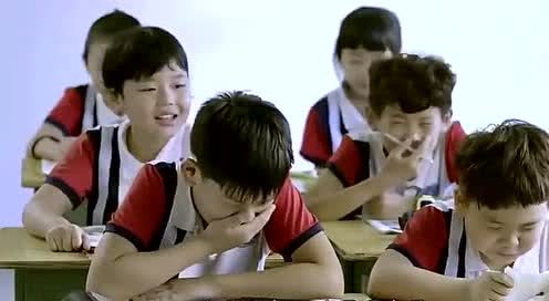 孩子随妈妈姓的坏处,孩子随母亲姓尴尬吗