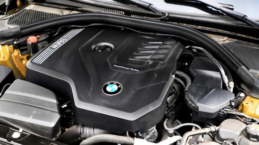 2022款宝马325i曜夜版试驾视频,车评宝马320i