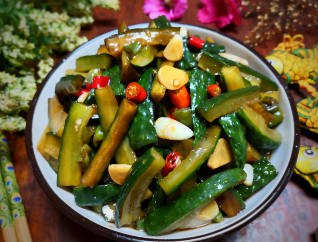 夏天腌黄瓜不用雪碧,夏天黄瓜不炒着吃