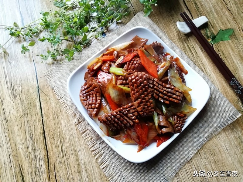 在家做猪腰，教你小窍门，不腥不骚又滑嫩，味道不输餐馆大厨